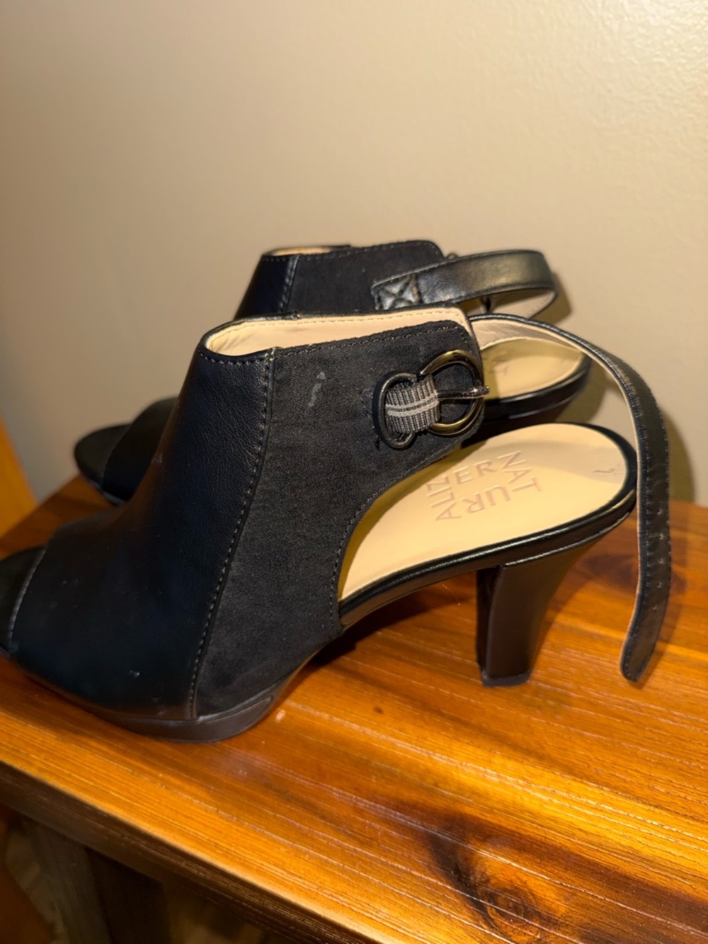 Naturalizer Black Slingback Peep-Toe Heels leather